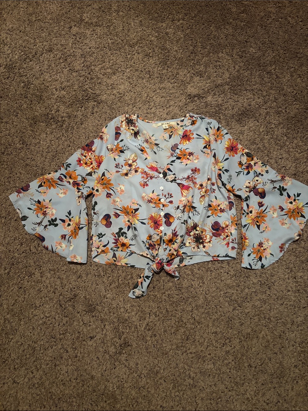 Mi Ami Floral Tie-Front Bell Sleeve Top - Light Blue M
